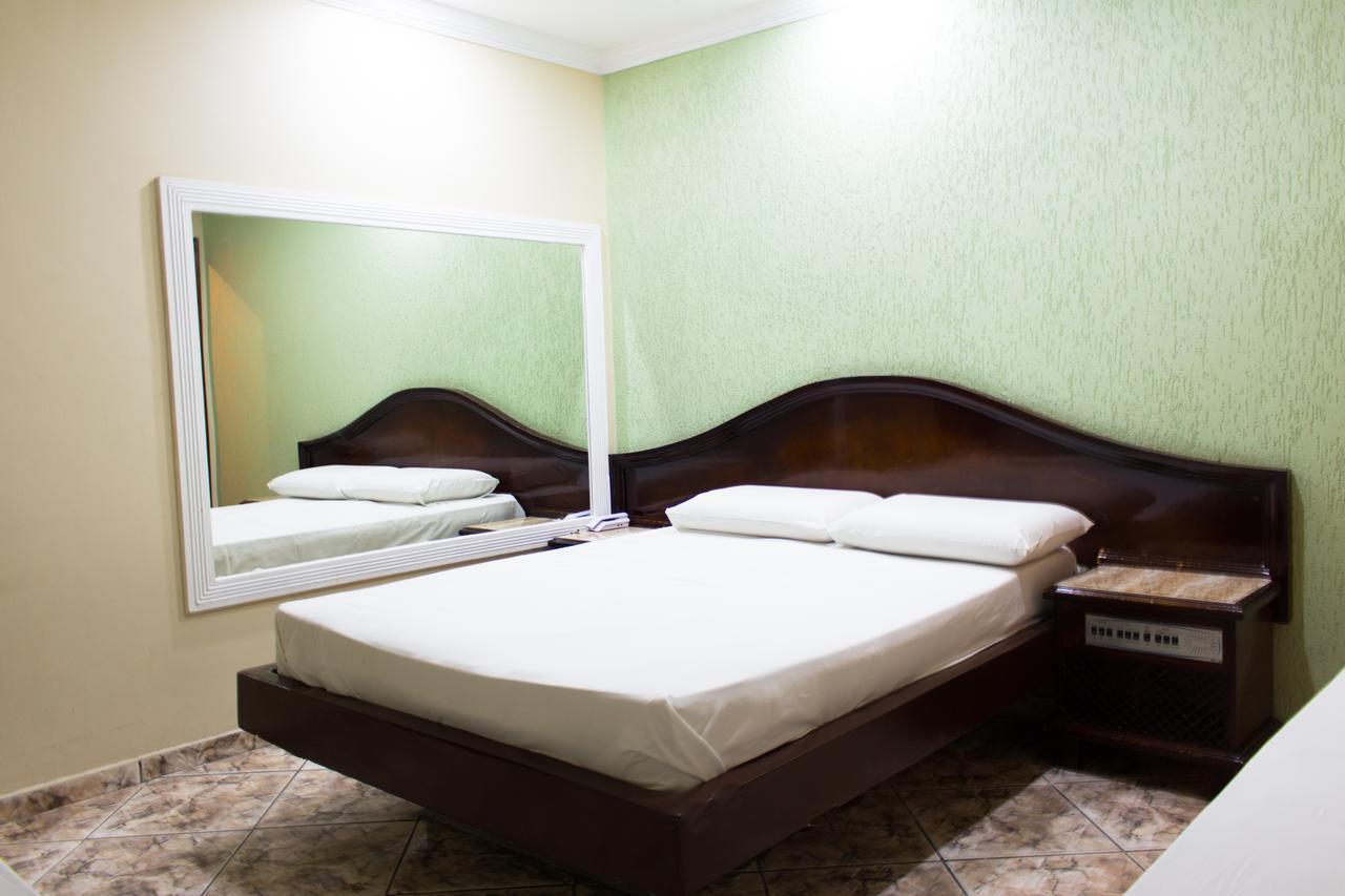Hotel Valadares Núcleo Bandeirante Esterno foto