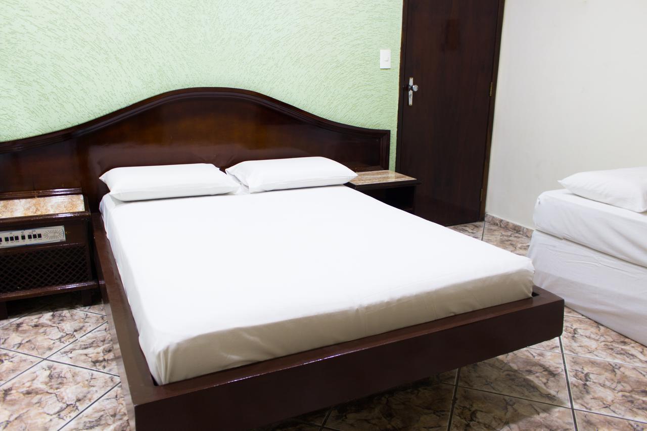 Hotel Valadares Núcleo Bandeirante Esterno foto